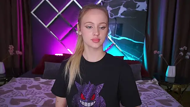 LylaYeess Webcam Show