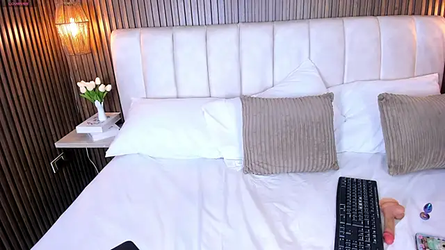 LisaLain Live XXX-chat