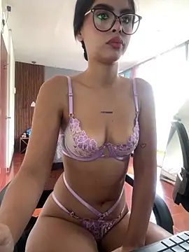 kitty_rousse01's Live XXX Chat