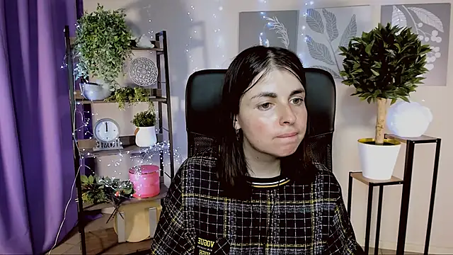 MartaEdams Adlı Modelin Canlı XXX Sohbeti