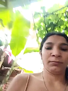 chikivivi-'s Webcam Show