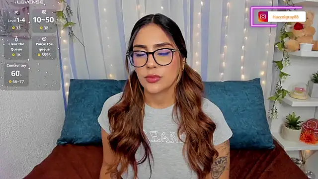 Chat XXX en directo de HazzelGray