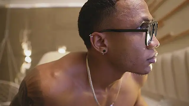 Онлайн чат XXX Logan_Varela