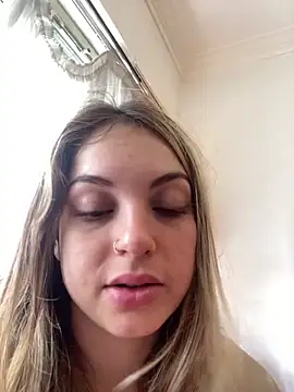 Elnonoykeila77 Adlı Modelin Canlı XXX Sohbeti