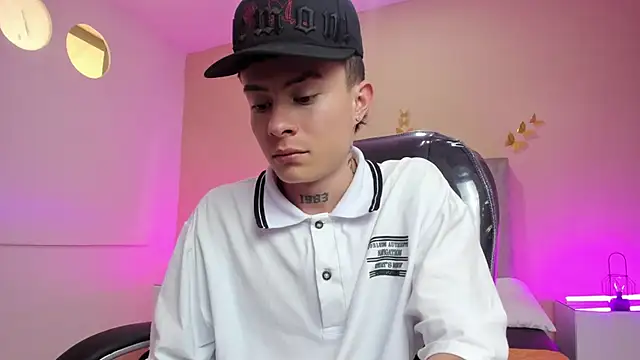 แชท XXX สดของ Nascary_Fox