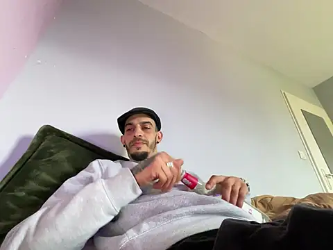 Rebeu313 webkamerás műsora