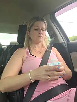 NikkiBlisss 现场XXX聊天