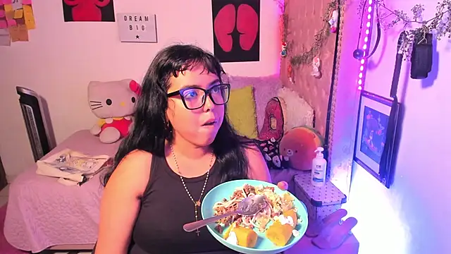 Chatroom XXX en direct de LillyCandy