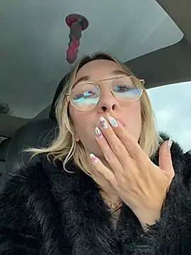 Giuliana_baby Adlı Modelin Canlı XXX Sohbeti