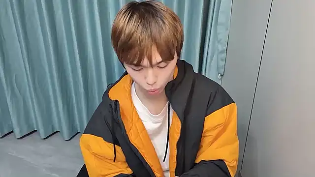 xiaottt1918 网络视讯表演