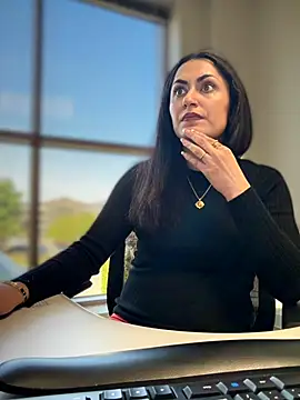 دردشة YourQueen18 الجنسية المباشرة