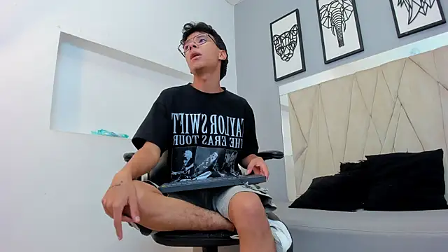 adams_bobby's Webcam Show