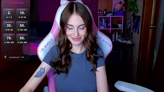 EdelineMaher's Live XXX Chat