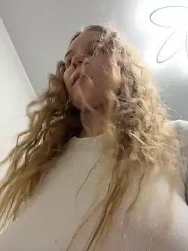 XXX chat uživo modela Ketitull