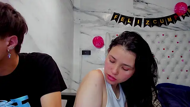 XXX chat uživo modela Ari_and_Storm