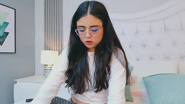 ScarlettPetrova Adlı Modelin Canlı XXX Sohbeti