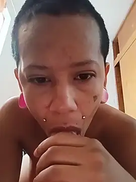 xblackstarX1 Adlı Modelin Canlı XXX Sohbeti