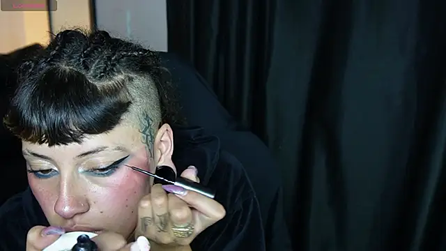 Czat XXX na żywo – _sharlotte777