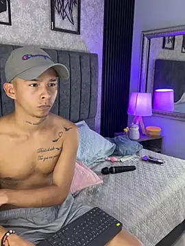 Chat XXX en directo de bliinkii_and_luka_