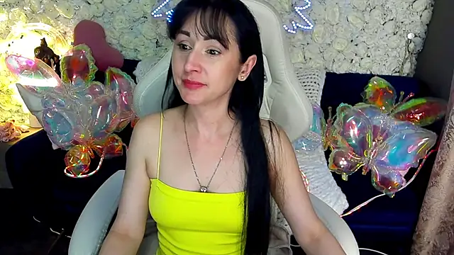 CarolinaaFoxyyy élő XXX-chatje