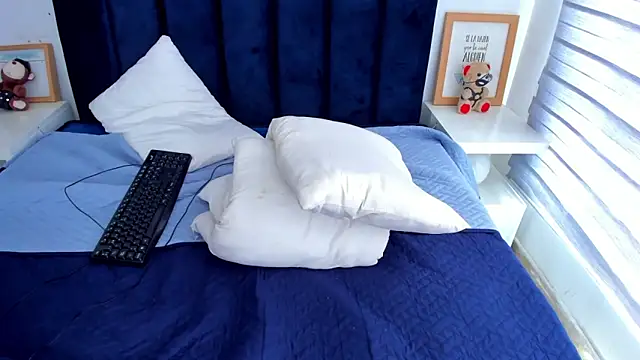 melanie_roux__ – Live XXX-chat