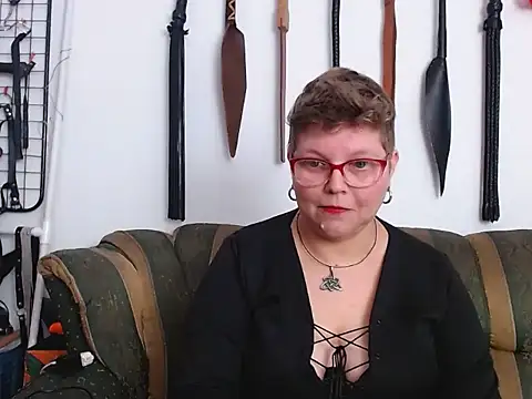 Leah_R Chat XXX in diretta