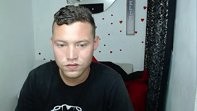 Chatroom XXX en direct de sven_fox723