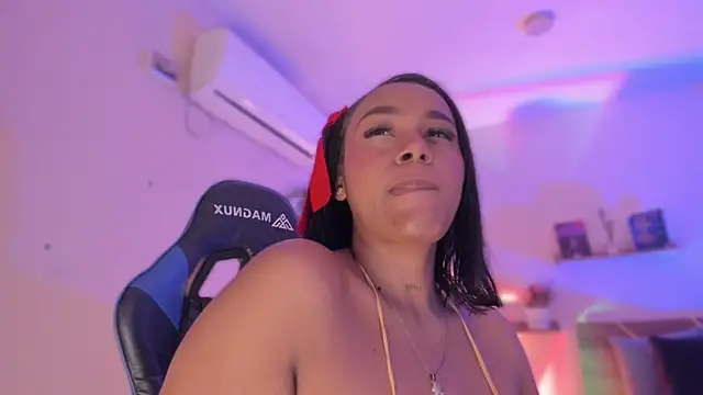 YariRose: вебкам-шоу