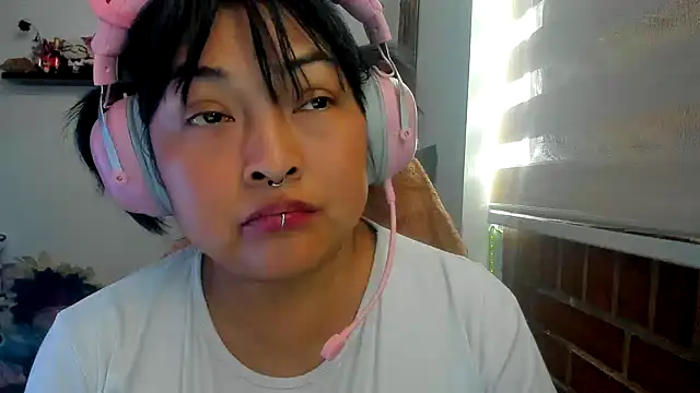 Chatroom XXX en direct de Shaddycute_