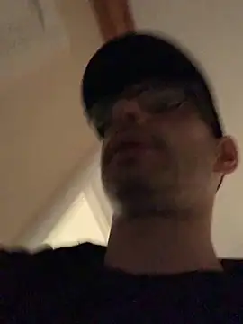 hailzeffn: διαδικτυακό σόου στην κάμερα