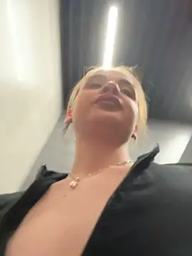 KristiRich Adlı Modelin Canlı XXX Sohbeti