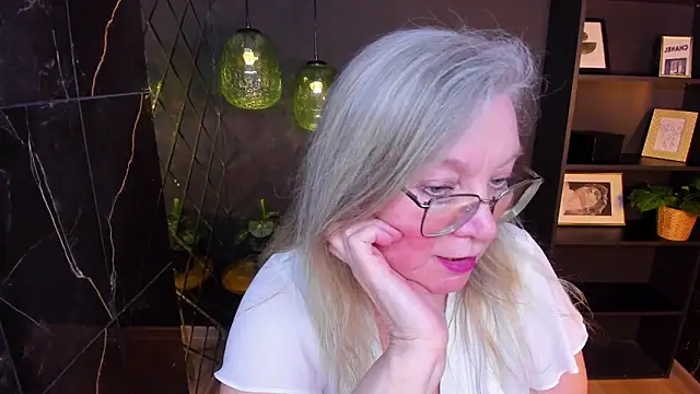 NataliMellow's Live XXX Chat