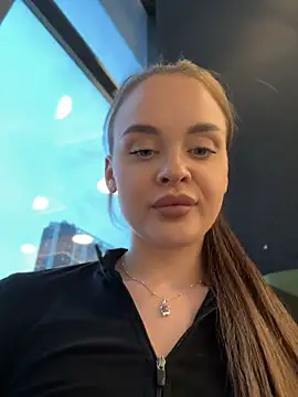 KristiRich Adlı Modelin Canlı XXX Sohbeti