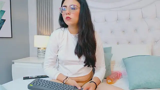 ScarlettPetrova Adlı Modelin Canlı XXX Sohbeti