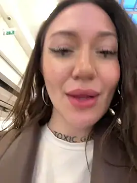 SaintSquirt: вебкам-шоу