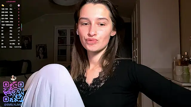 دردشة DarlineBrustera الجنسية المباشرة