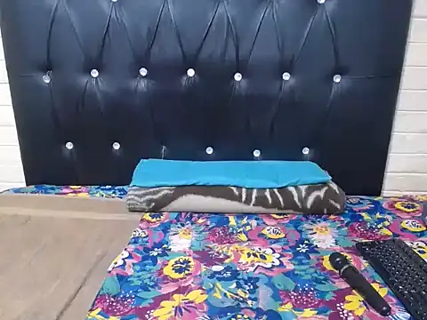 دردشة InnocentSlutXx الجنسية المباشرة