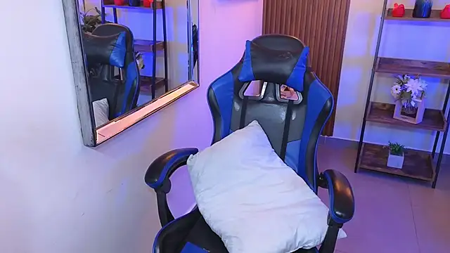 Kenya--Buhleのウェブカメラショー