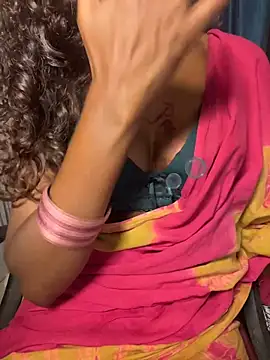 Indian-Squirt: διαδικτυακό σόου στην κάμερα