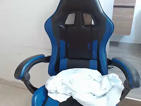 AliceSmity_'s Live XXX Chat