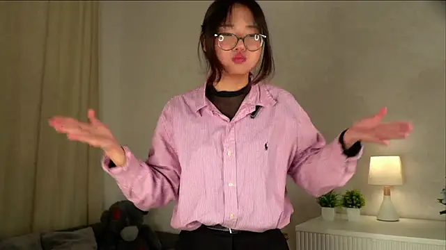 NelleMihalkoのライブXXXチャット