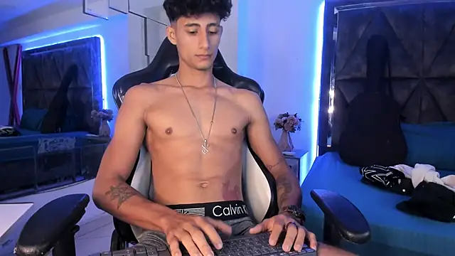 MaxiimoRomano_ Live XXX-Chat