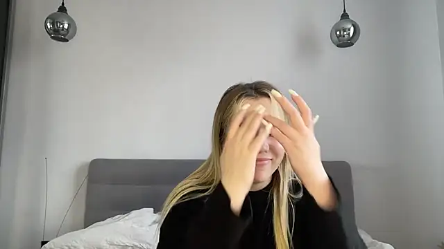 alyrasun's Live XXX Chat