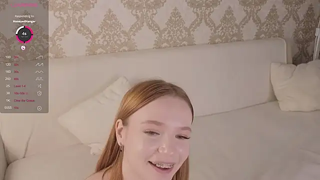 foxy_bloomm's Live XXX Chat