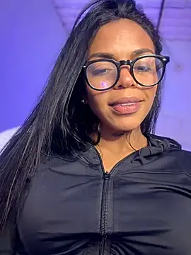 Charly_ Adlı Modelin Canlı XXX Sohbeti