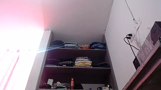 nicolle_milf1978 Chat XXX in diretta