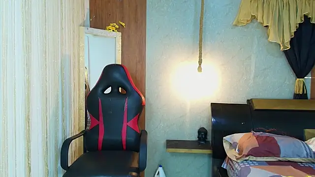 kim_curlyy Adlı Modelin Canlı XXX Sohbeti