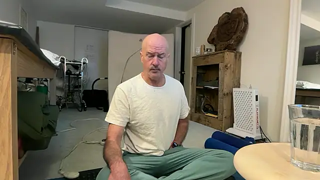 Guy__Grey Adlı Modelin Canlı XXX Sohbeti