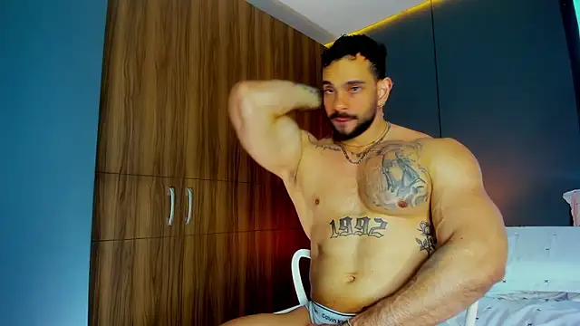 massimo_visconti live XXX chat