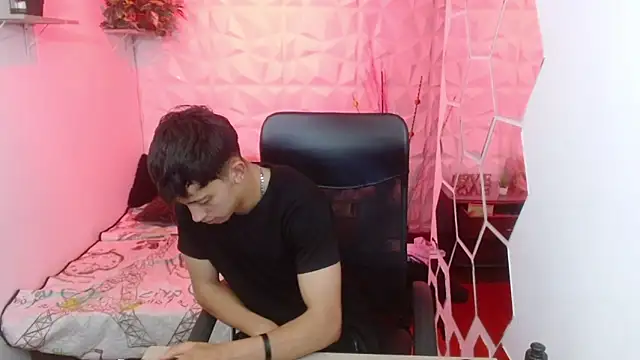 Kei_23 Adlı Modelin Canlı XXX Sohbeti